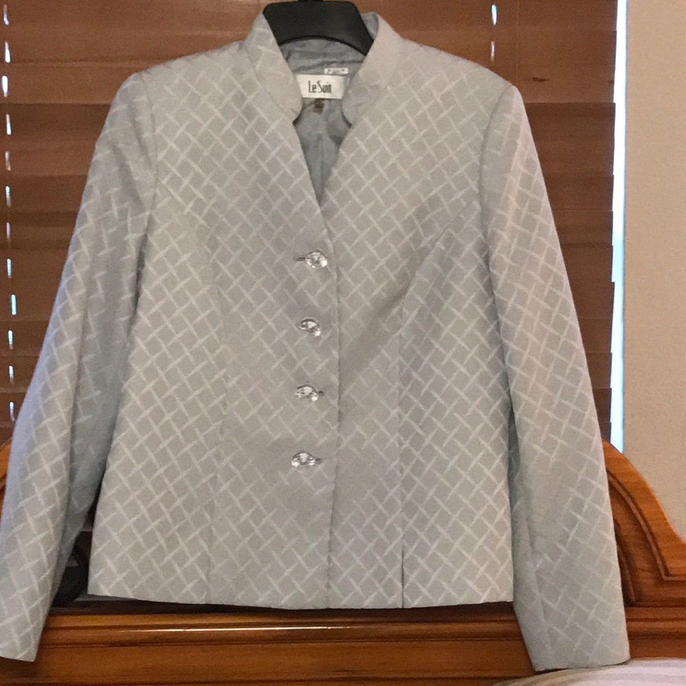 Women’s suit